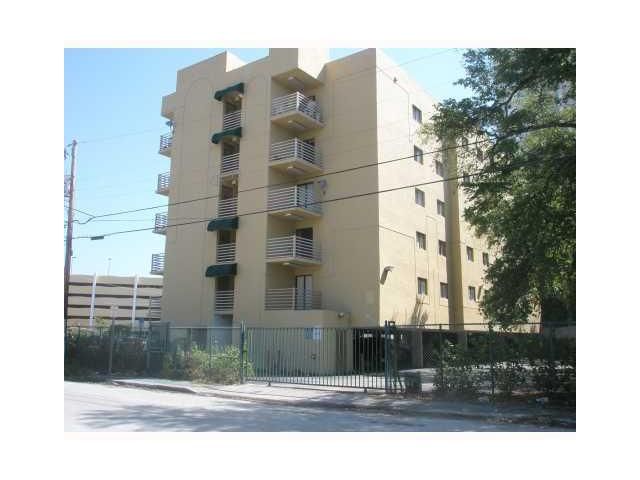 1498 NW 15 ST # 401, Miami, FL 33125