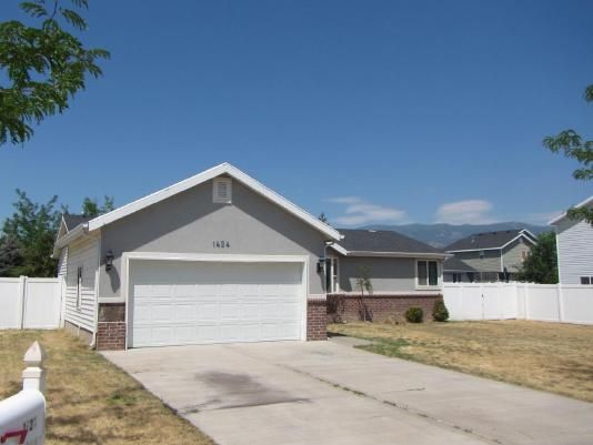 1424 W 2550 S, Woods Cross, UT 84087