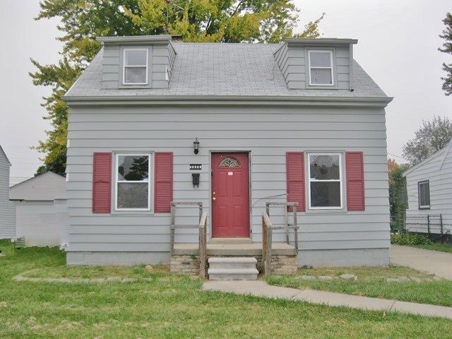 23685 Carlington St, Clinton Township, MI 48036