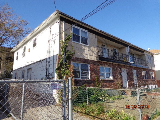 2814 Brookhaven Avenue, Far Rockaway, NY 11691