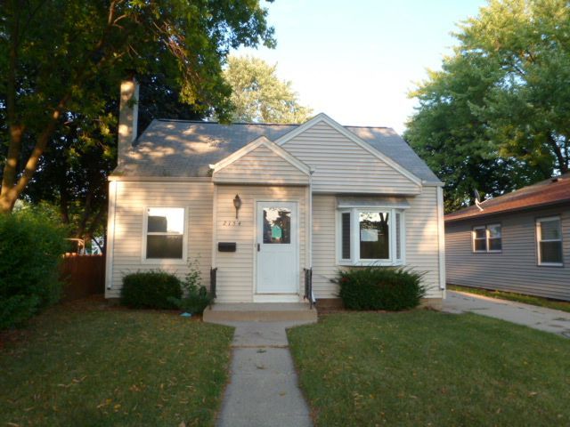 2154 S 96th St, Milwaukee, WI 53227