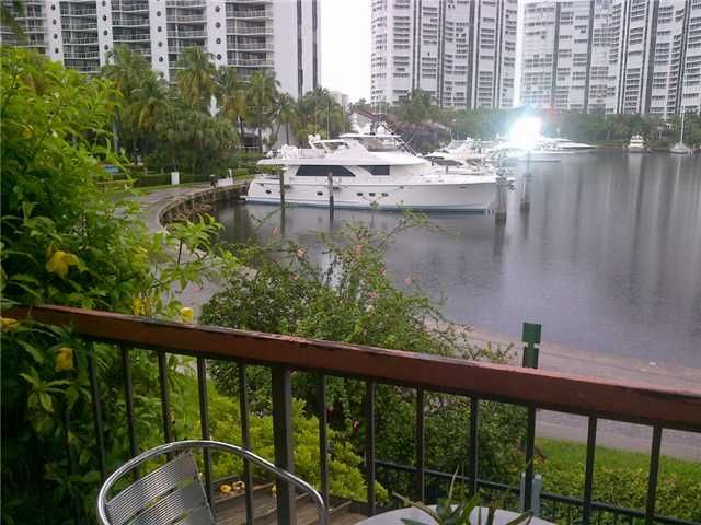 21145 HELMSMAN DR # N-13, Miami, FL 33180