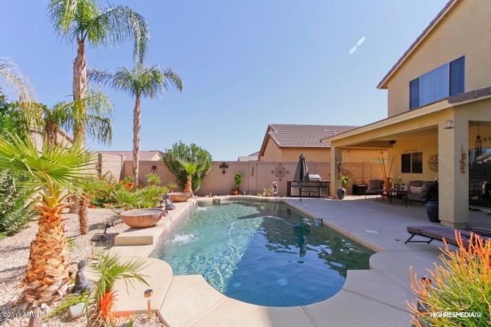 11816 W Daley Court, Sun City, AZ 85373