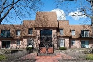 1230 Park Ave W Apt 232, Highland Park, IL 60035