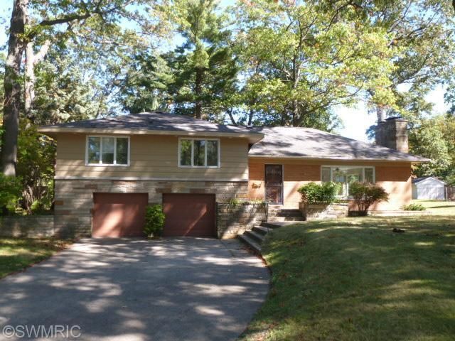 1380 Ridge Ave, Muskegon, MI 49441