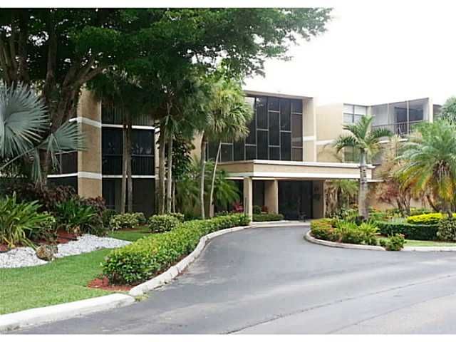 16500 GOLF CLUB RD # 111, Fort Lauderdale, FL 33323