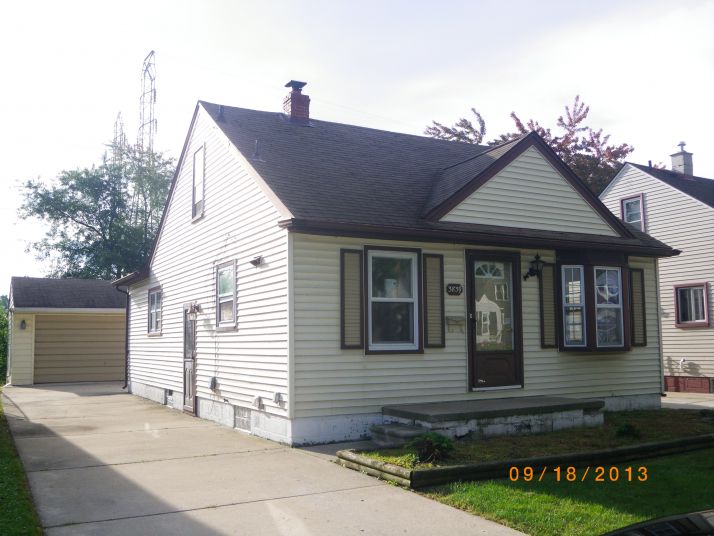 3839 Trumbull St, Trenton, MI 48183