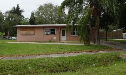 1148 Windsor Dr, Fort Myers, FL 33905