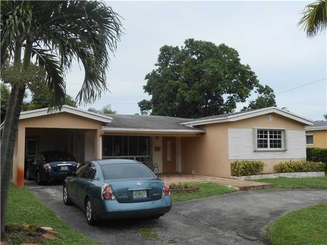 7541 MADEIRA ST, Hollywood, FL 33023