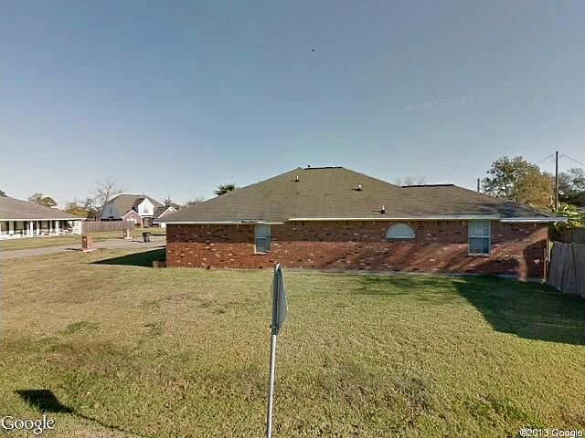 Live Oak St, Groves, TX 77619