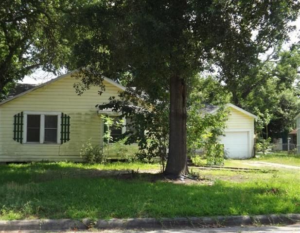 405 Scott St, Baytown, TX 77520