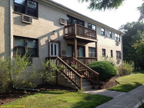 130 Sneden Pl W, Spring Valley, NY 10977