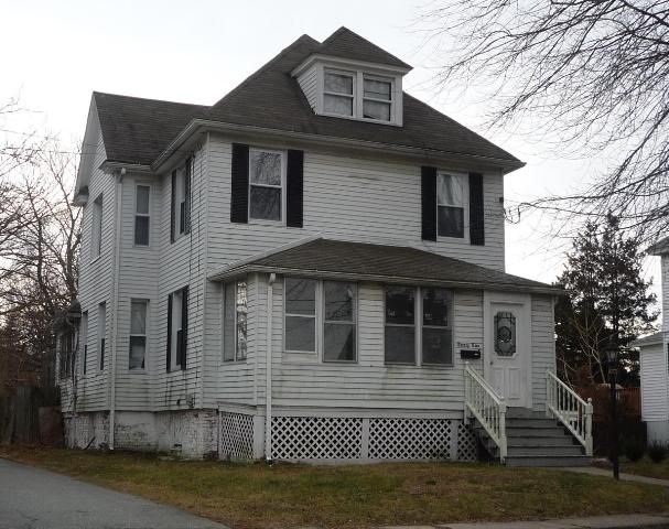 32 Sherman Street, New London, CT 06320