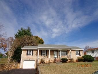 519 Aragona Dr, Vinton, VA 24179