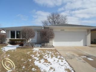 38660 Pinebrook Dr, Sterling Heights, MI 48310