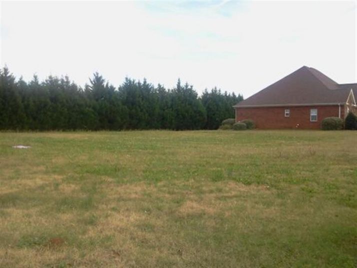 3001 McGuire Dr. E, Muscle Shoals, AL 35661