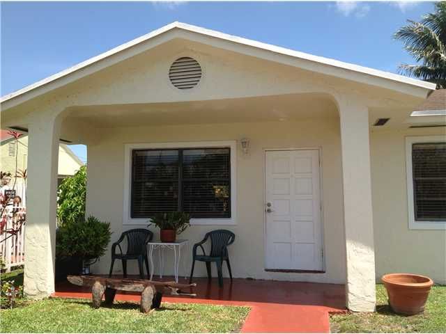 871 SE 3 PL, Hialeah, FL 33010