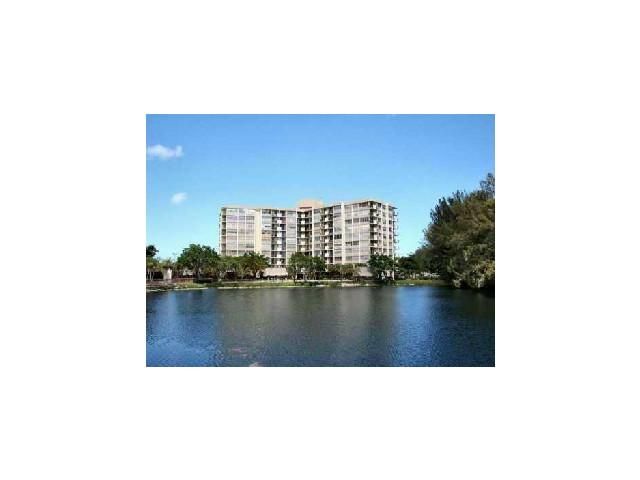 1300 NE MIAMI GARDENS DR # 404E, Miami, FL 33179