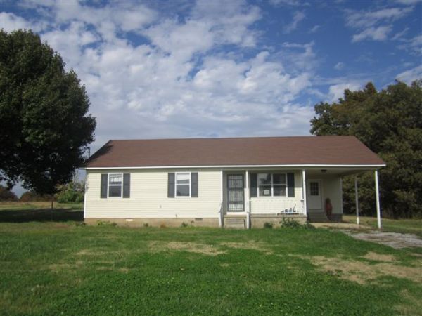 360 Baker Loop Rd, Newbern, TN 38059