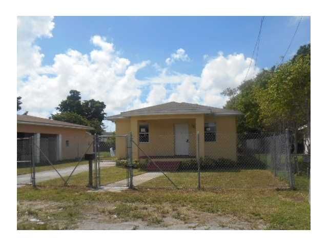 1918 NW 66 ST, Miami, FL 33147