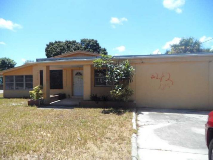 1707 Georgia Ave, Fort Pierce, FL 34950