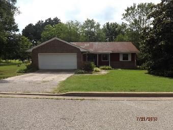 225 James Rd, Bolivar, TN 38008