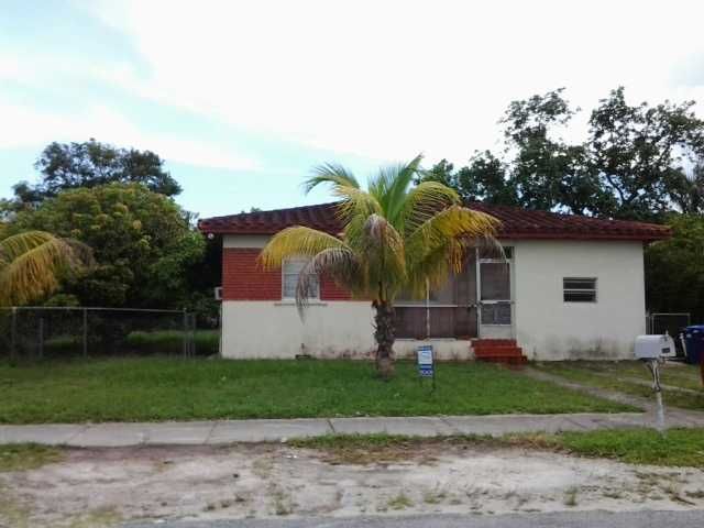 900 NW 142 ST, Miami, FL 33168