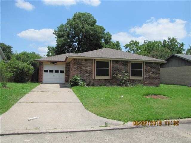 1223 Kathy St, Pasadena, TX 77504