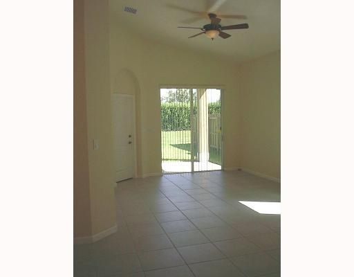 2325 NE 37 RD, Homestead, FL 33033