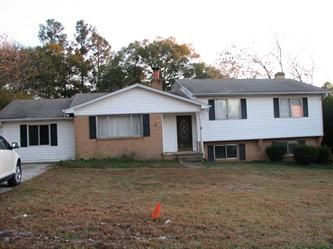 4 Seminole Dr, Simpsonville, SC 29680