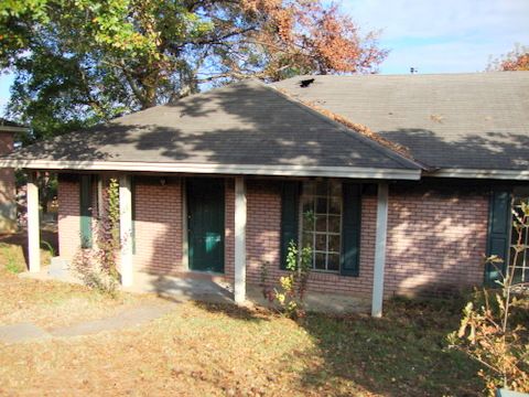 23 Tanglewood Circle, Millbrook, AL 36054