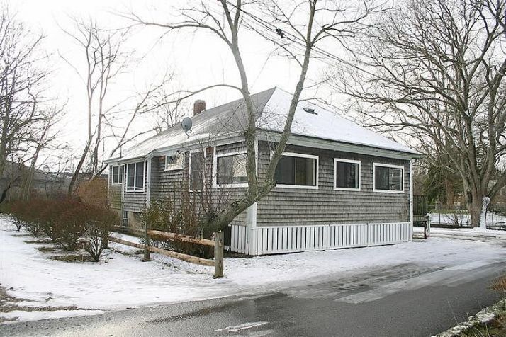 Barnstable Rd, Hyannis, MA 02601