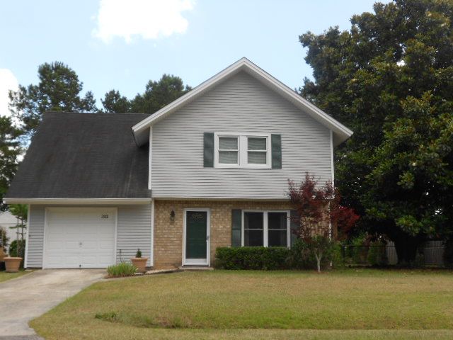 303 Mountain Rd, Moncks Corner, SC 29461