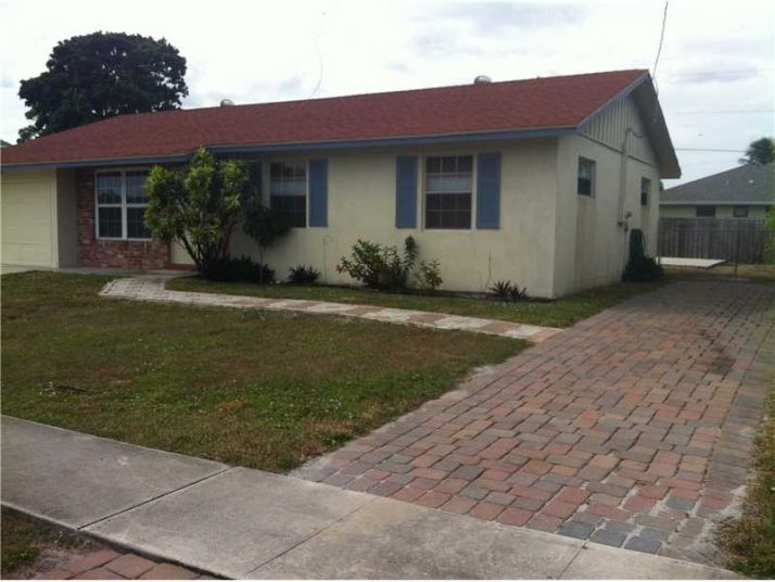 913 S 12 ST, Lake Worth, FL 33462