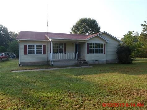 104 S Lincoln Rd, Fayetteville, TN 37334