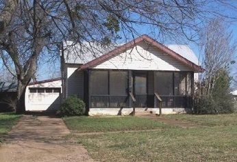 117 E Iowa St, Walters, OK 73572