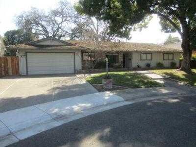 9151 Plaza Park Dr, Elk Grove, CA 95624