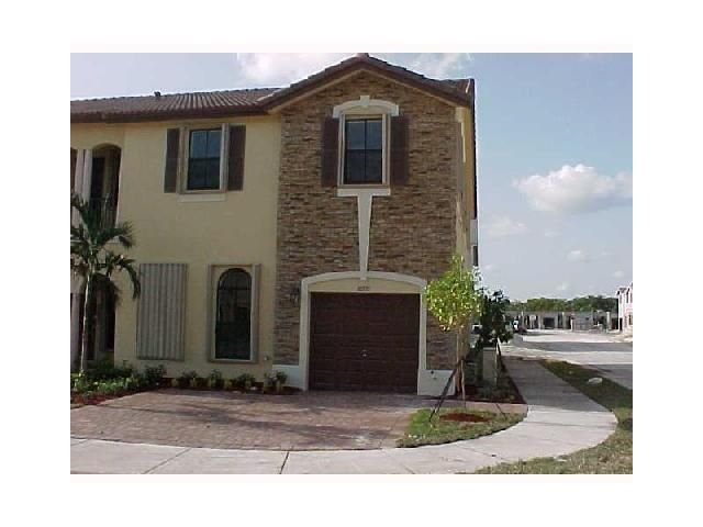 10371 NW 30 TE # 10371, Miami, FL 33172