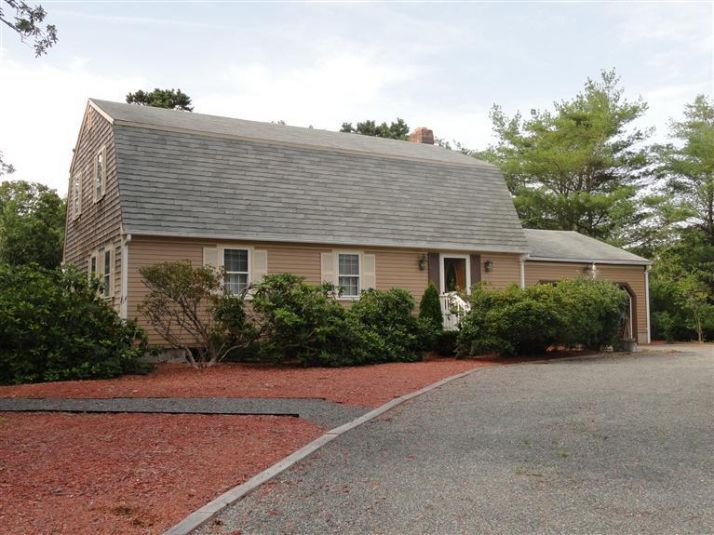 17 Fernwood Cir, Harwich, MA 02645