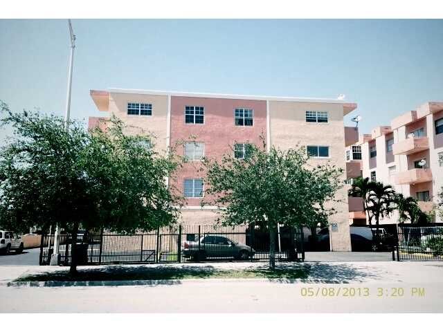 1055 W 77 ST # 303, Hialeah, FL 33014