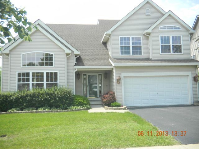 1 Sugar Creek Ct, Lake In The Hills, IL 60156