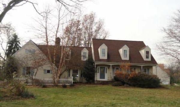 16 Evans Ln, Lawrence Township, NJ 08648