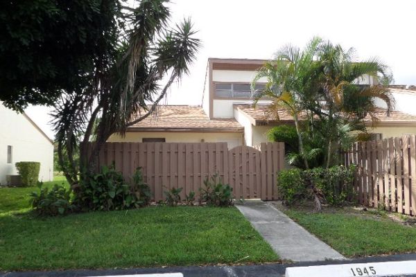 1947 Monks Court, West Palm Beach, FL 33415