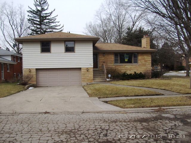 604 S Grant Ave, Villa Park, IL 60181