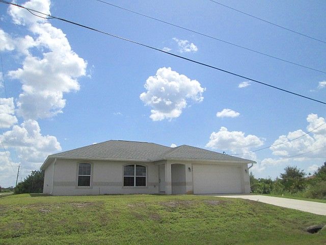 2801 32nd St Sw, Lehigh Acres, FL 33976