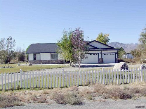 320 Comstock Rd, Dayton, NV 89403