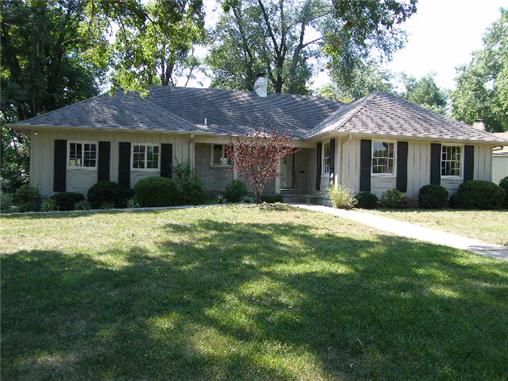 4205 W 64th St, Prairie Village, KS 66208