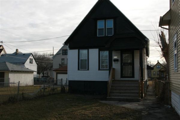 2552 n. 20th St, Milwaukee, WI 53206