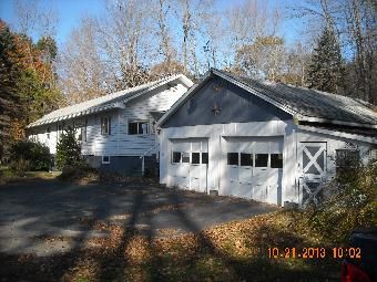 18 Collins Rd, Manchester, ME 04351