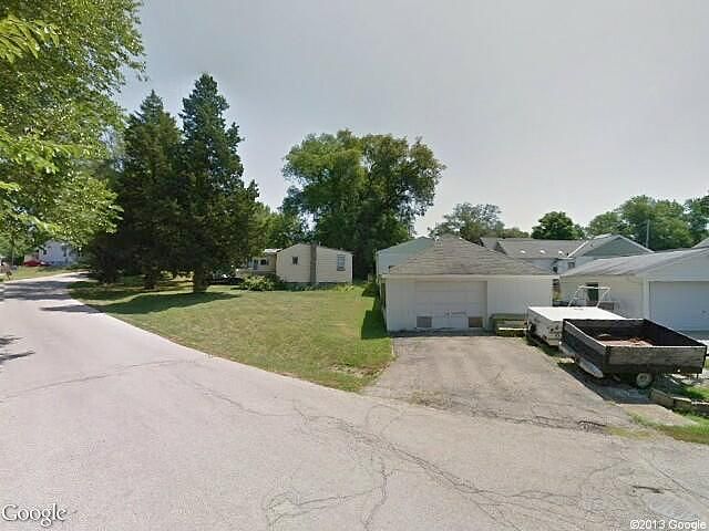 Riverview Dr, Creve Coeur, IL 61610